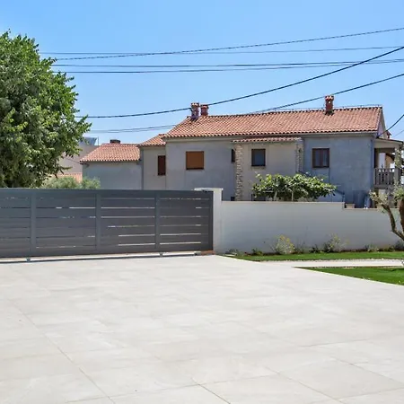 Jasena By Guide * Galižana