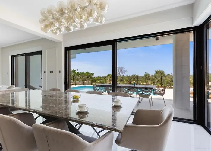 Jasena By Guide Vila *