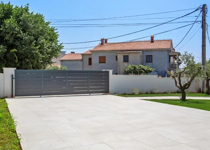 Jasena By Guide * Galižana